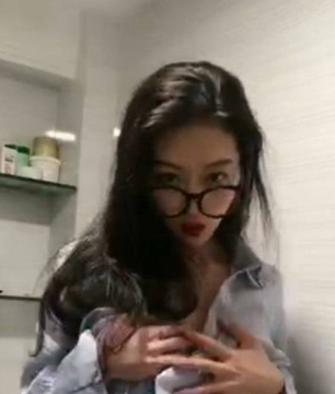人妻曝光 已婚少妇 颜馥 背着老公在外偷情 还1聊赚钱