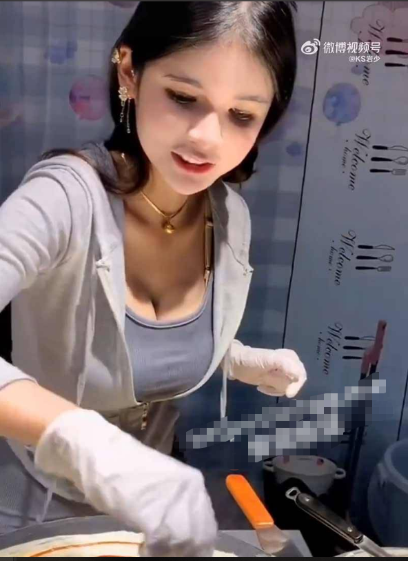 百万粉丝网红「1头萝莉」退圈摆摊卖煎饼：一天赚了 400 元 众人纷纷排队！