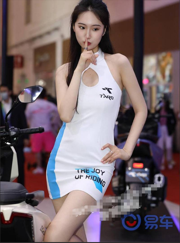 北京国际摩托车展览会上的机车少女！