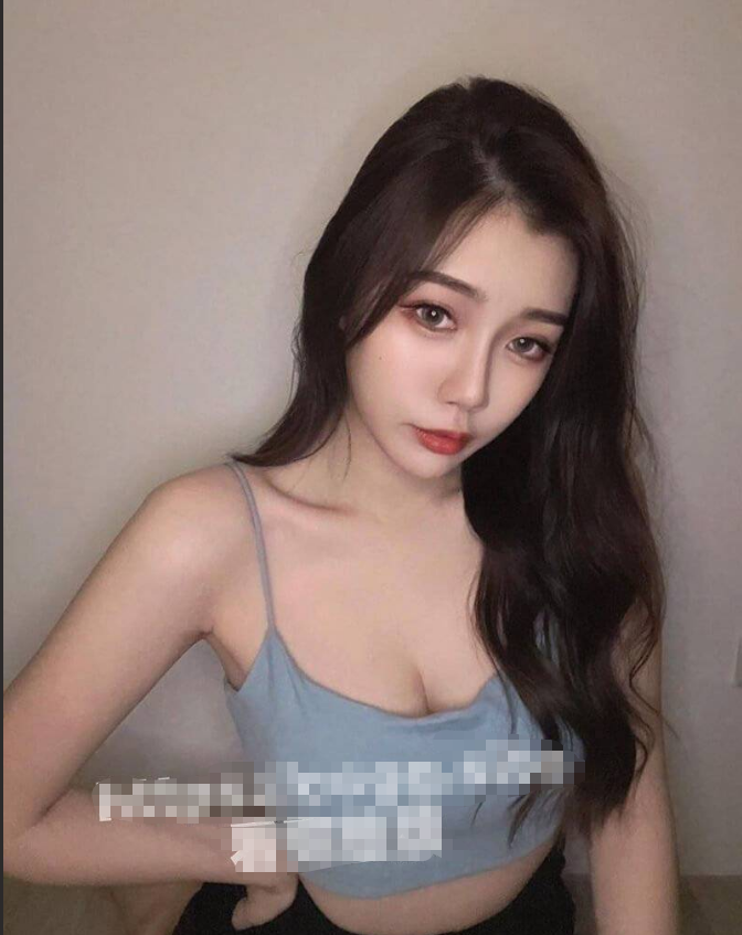 台湾高雄网红美女平面 Chloe Lin