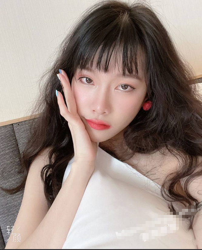 舞蹈学院小姐姐推上！为赚外快
