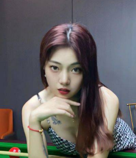 肤白貌美大长腿 反差女主播 真心羡慕榜一大哥 有钱是真好～