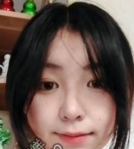遍地反差 河北美术学院播音系大一学生 张子怡