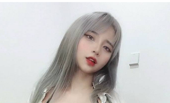 超反差童颜人工萝莉网红女神 虞梅