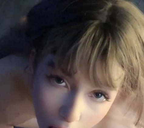 Onlyfans 网红『loveAngelicax』像瓷娃娃一样漂亮的妹子