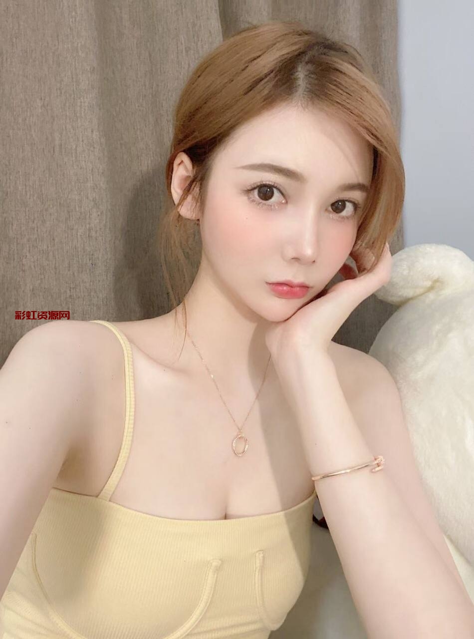 广州网红小提莫  清纯校花 皮肤雪白 ~~完美s型身材 温柔气质女神 女友feel