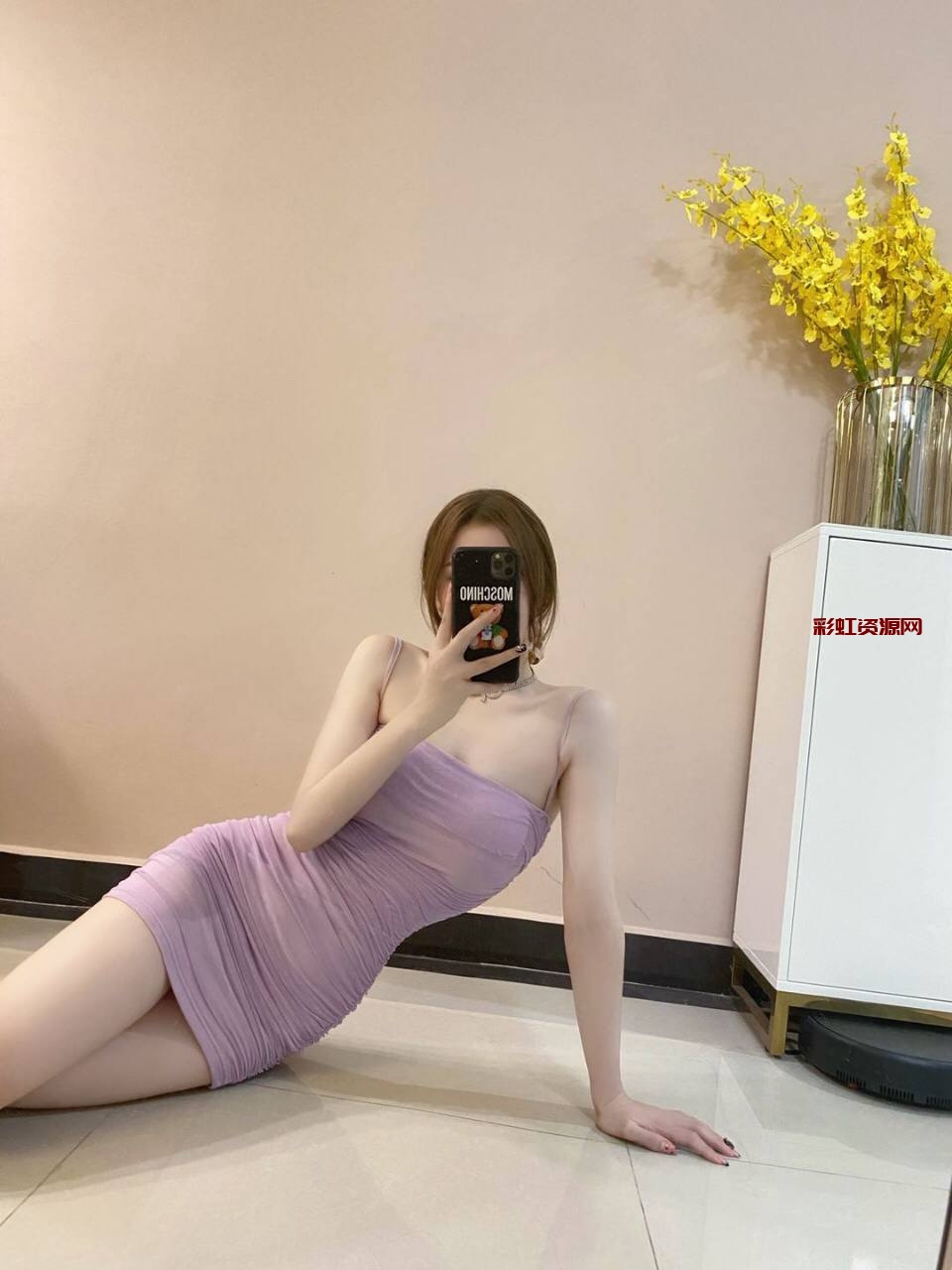 广州网红小提莫  清纯校花 皮肤雪白 ~~完美s型身材 温柔气质女神 女友feel