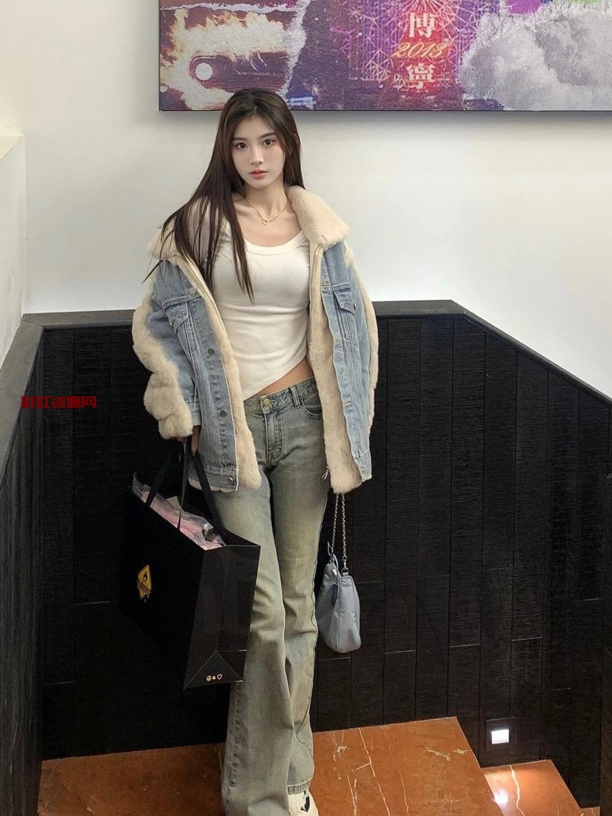 上海网红 YW 清纯可爱 懂礼貌  华师大美院大三校花