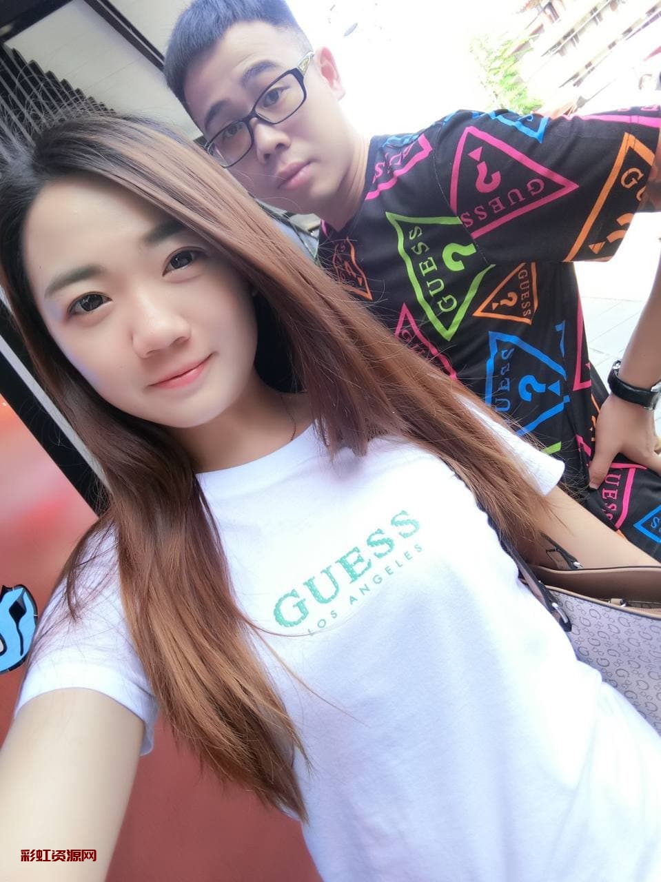 v 热辣台妹和男友