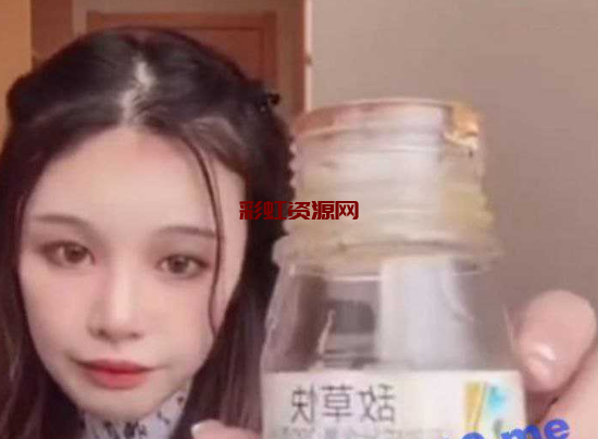 网红 [罗小猫猫子] 直播被网曝喝农药自杀 后抢救无效去世， 死后骨灰被偷拿去配【阴婚】