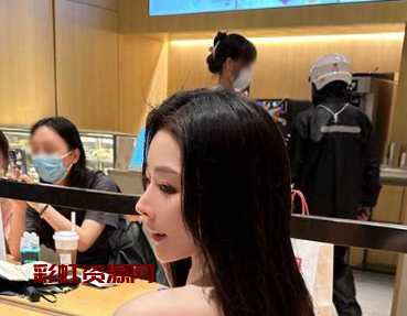 美女小逗逗 潜入盲人推拿馆与师傅互动！