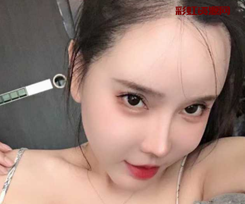 90 后宅男女神网红嫩模 艾小青