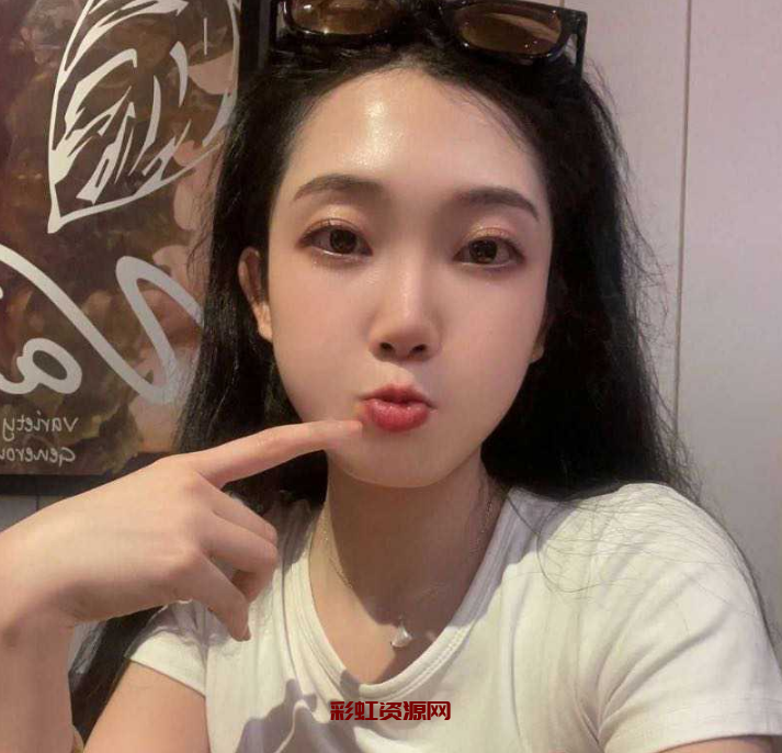 【微博网红又又又出事了！！！】微博「爱依豆宝」被男友曝光