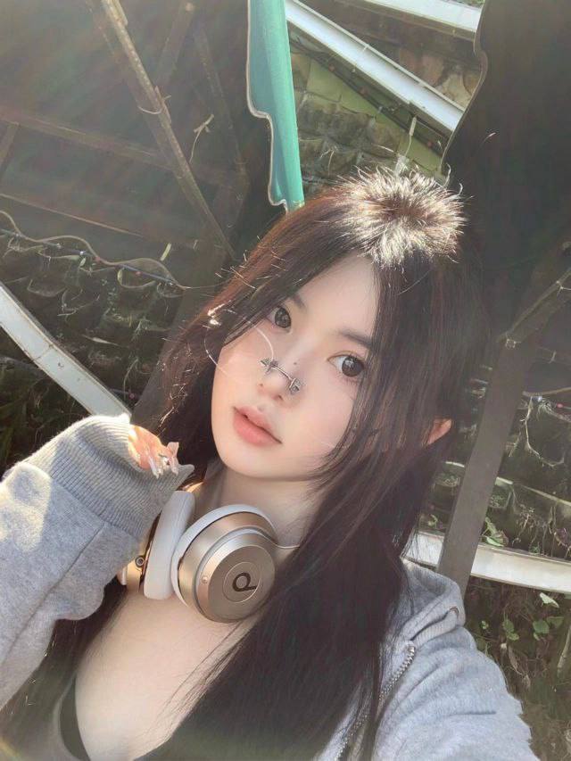 #广州 #天河  ：03年网红邱集