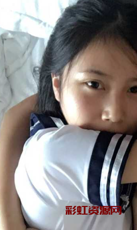 青岛上海戏剧学院 林雨嫣 看上去斯斯文文的妹子