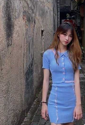 长沙理工大学 21 岁极品反差校花 曹蓉 白天上学 晚上兼职