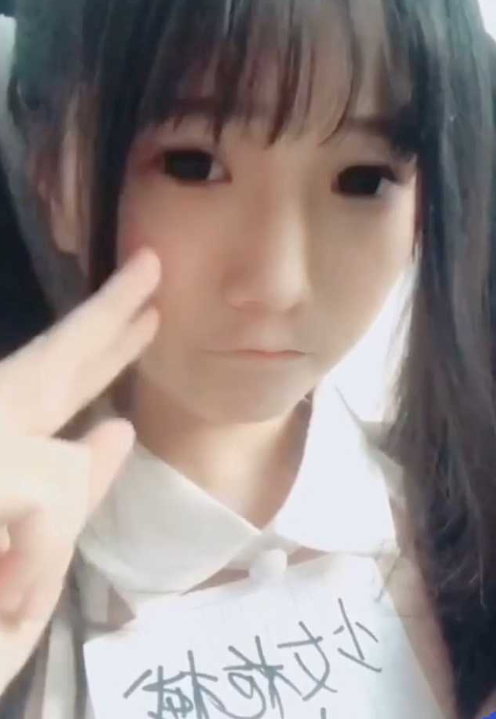 推特退网网红福利姬 少女枪械师 真实在读大学生妹子