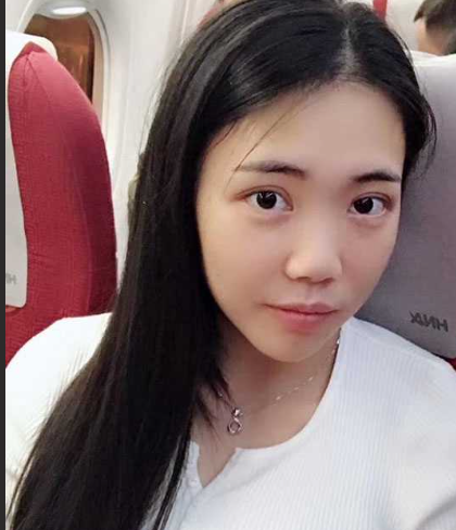 敏儿 爱吃 外人眼里的正经妹