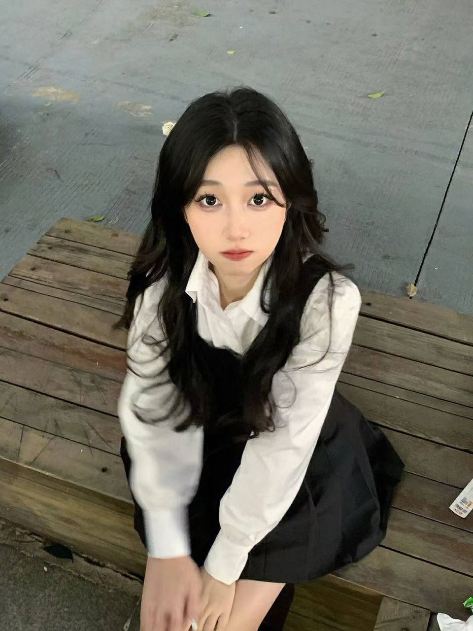 年龄: 04 年网红 莉娜    身高: 168