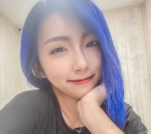 “牙套妹 奈何美色” 又一个纹身肩花妹子被套路 网络面试
