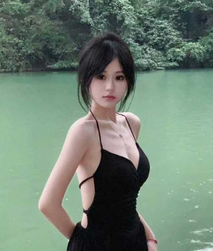瓜友真实分享过的中专妹 黄子仪 现在厦门酒吧驻唱