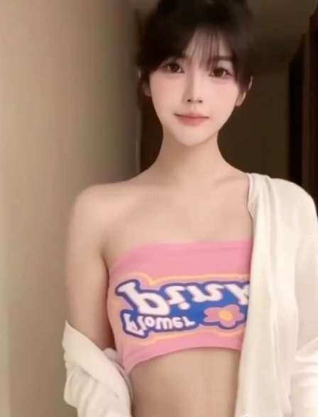 抖音 啾啾累了 早期视频被扒出！超美颜值博主在线