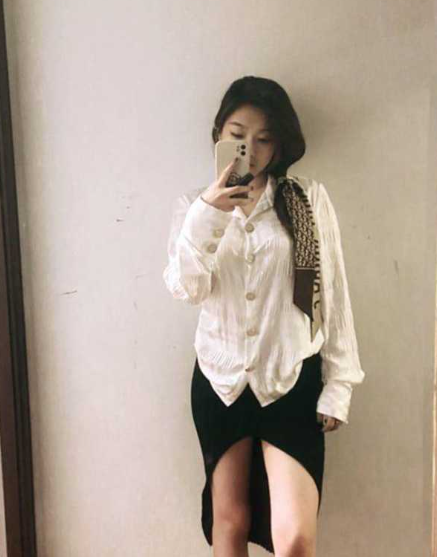 山东泰安反差留学生被曝光！xn小名媛已开 在云南名宿参加过多次