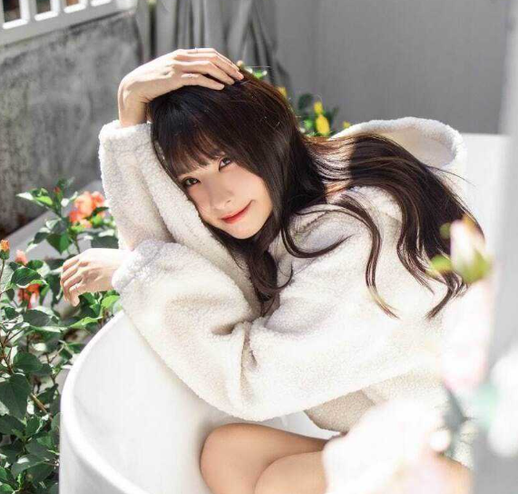 清纯宅男女神 泥泥汝niniru 11月份最新写真私拍！大长腿