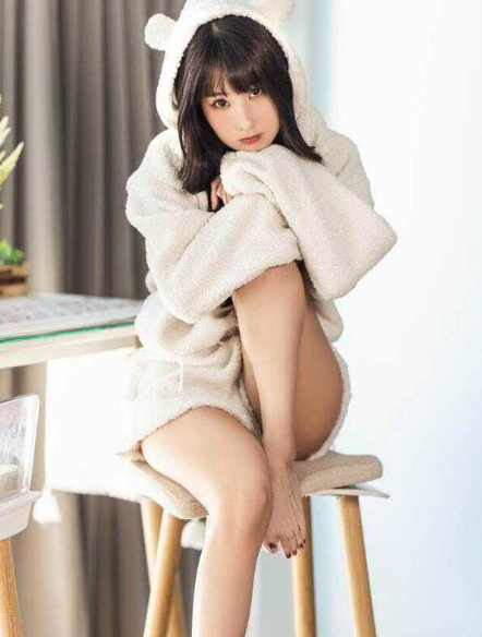 清纯宅男女神 泥泥汝niniru 11月份最新写真私拍！大长腿