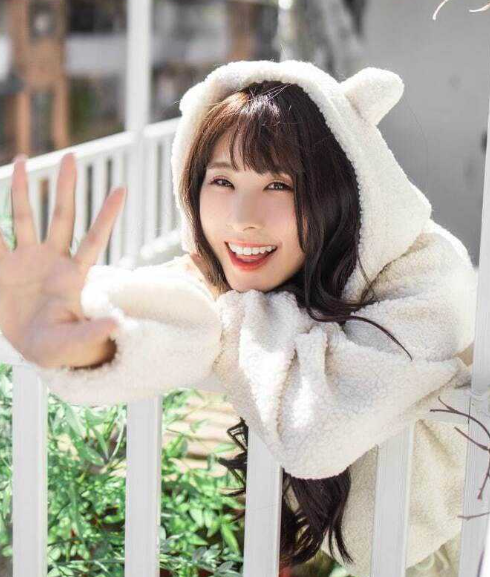 清纯宅男女神 泥泥汝niniru 11月份最新写真私拍！大长腿