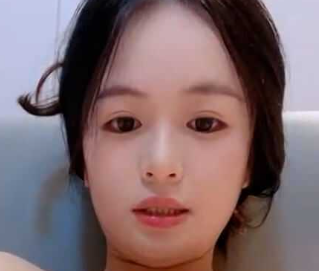 肤白貌美的极品少女