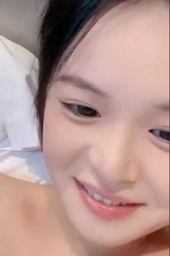 肤白貌美的极品少女