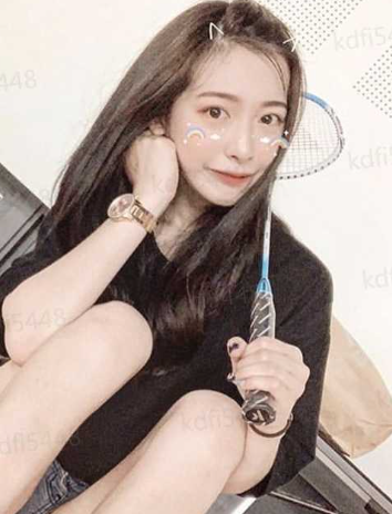 极品反差美女被曝光 普通人眼中的女神却是有钱大佬的