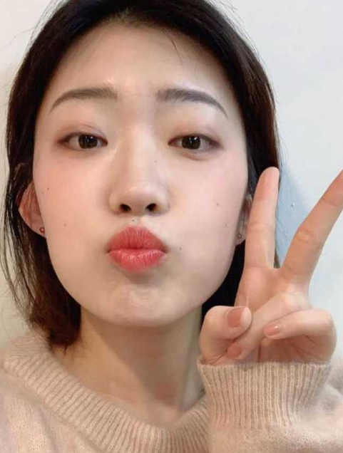 济南极品人妻 严月梅 老公常年在外出差挣1粉钱 她却带