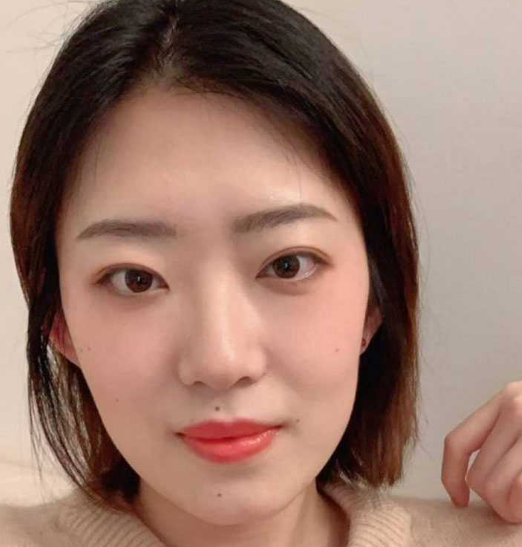 济南极品人妻 严月梅 老公常年在外出差挣1粉钱 她却带