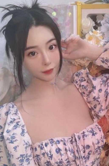 大神酒店规则公司新来的美女实习生 极品颜值 曼妙身材