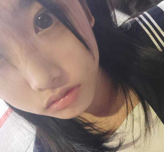独家曝光广西玉林一 黄鸿微 17岁辍学跟人同居还瞒着男友
