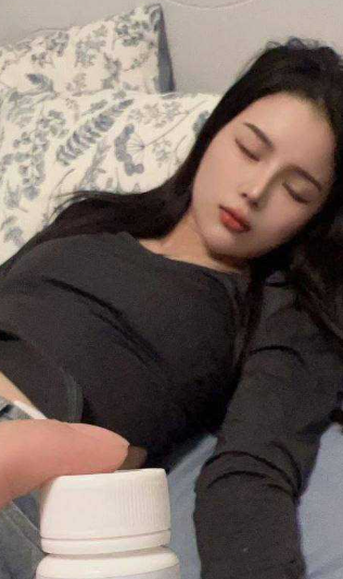 卖药哥为了卖药用美女实体测试彰显药的效果！亲自上阵却惨遭谴责～