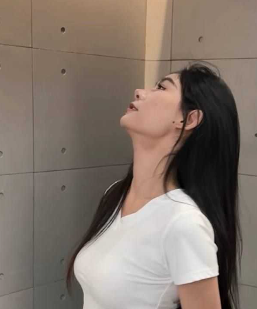 全网新瓜首发！福州BGM酒吧楼道黑丝女