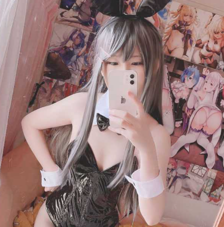 女仆庄园K歌喝酒 入场费就高达800 兄弟们值吗？