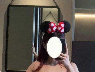 最新宅男福利，推特顶级身材一线天女神【烟火】私拍美女越纯
