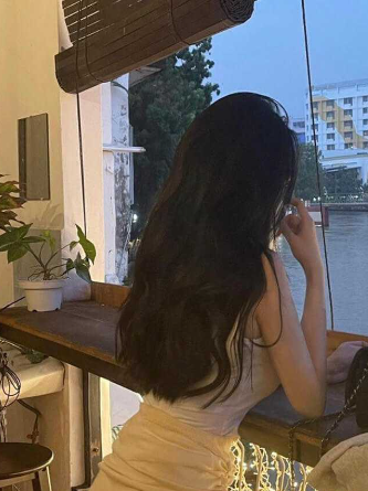 高颜值反差 李佩慈