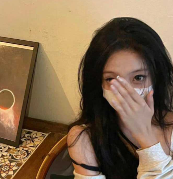 高颜值反差 李佩慈