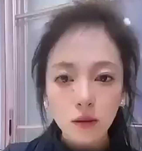 小姐姐可真经不得气 她容易上头