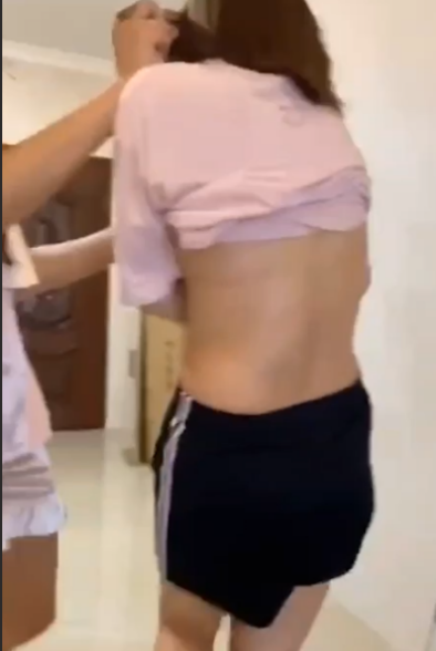 几个放假没事做的超嫩女大学生