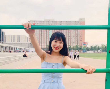 清纯朴实的大学生乡妹子 老师眼中的乖乖女