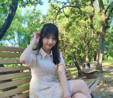 高学历海归情侣 杭州 潘玲玲 和眼镜男友