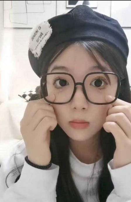 超级清纯学生妹