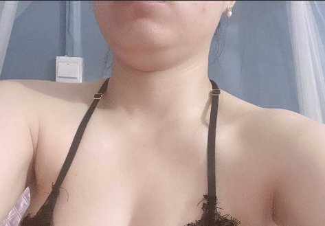 广西梧州某中学英语老师 陆婉琴