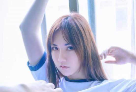 刚上大一的女神校花 叶小敏
